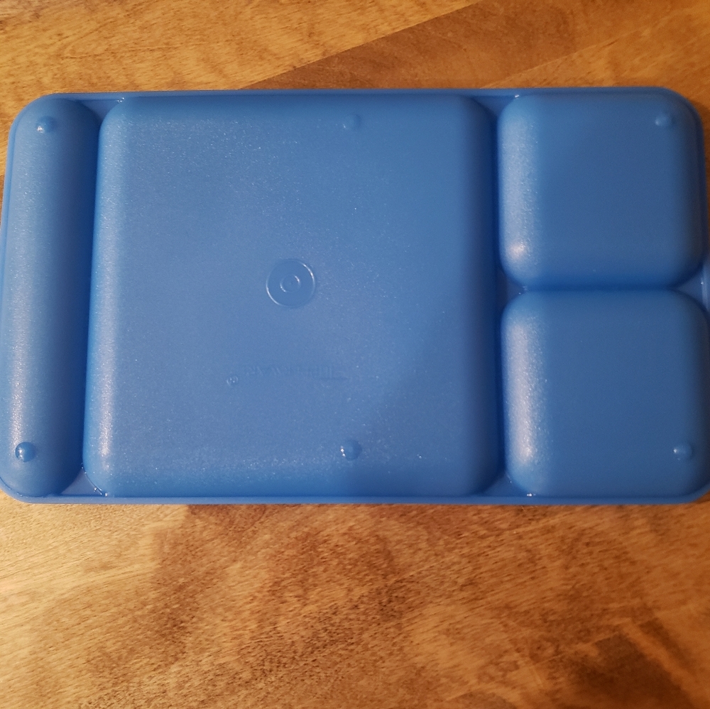 Tupperware trays - Picture 3 of 7